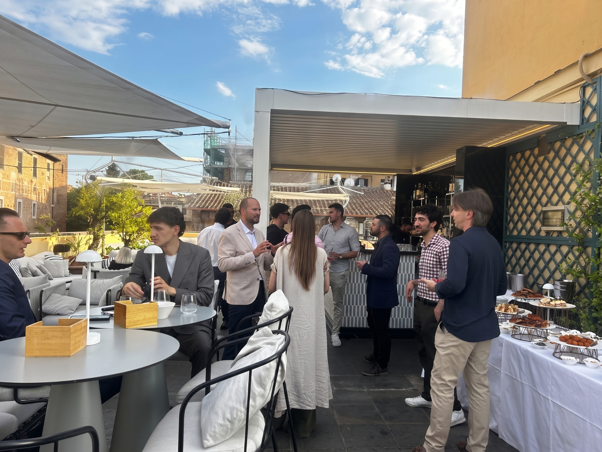 Tappa di Roma: professionisti dell'hospitality in confronto su una terrazza
